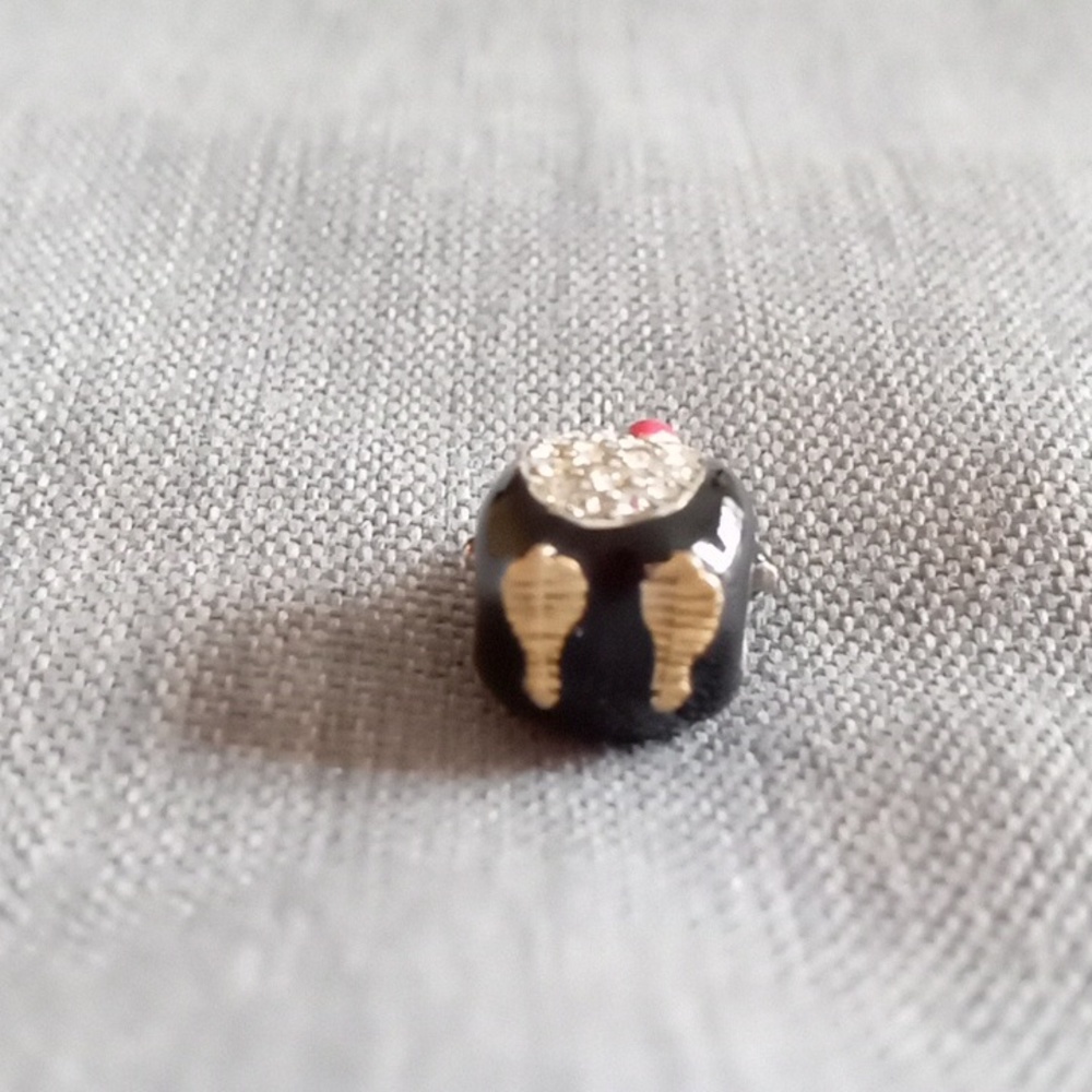 BRIGHTON PENGUIN BLACK ENAMEL AND WHITE CRYSTAL BEAD - Picture 5 of 8